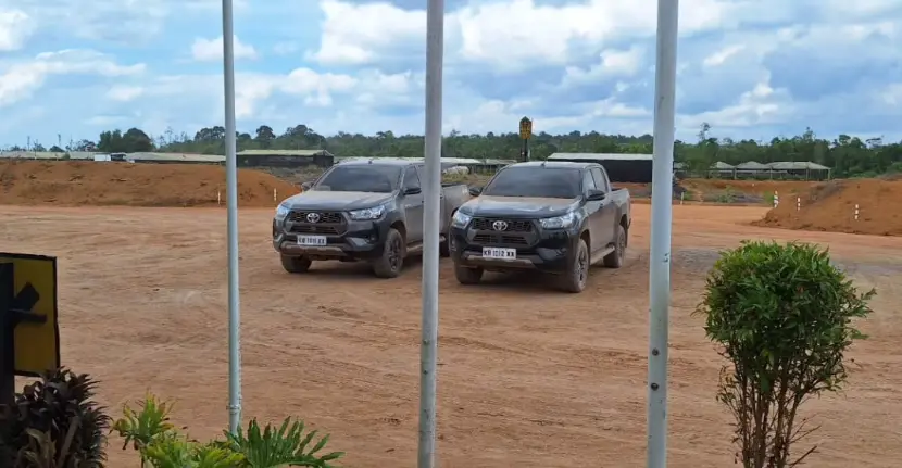 Mobil - 4x4 Double Cabin .2